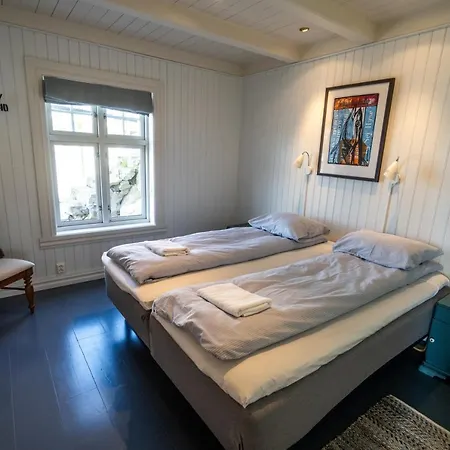 Lofoten Island * Henningsvær